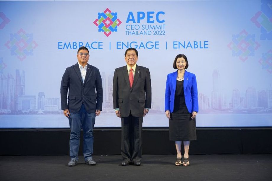 All set to host: (from left) Kasemsit Pathomsak, executive director, APEC CEO Summit 2022; Dr. Poj Aramwattananont, APEC CEO Summit 2022 chair; and Chadatip Chutrakul, CEO, Siam Piwat.