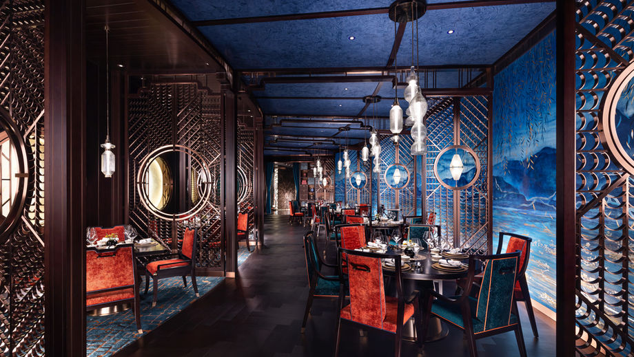 Two-Michelin-starred The Huaiyang Garden provides an elegant setting for executive dinners and post-conference entertaining.