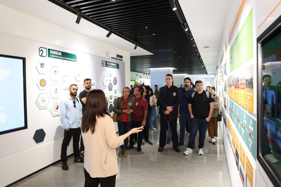 The 28<sup>th</sup> Macao International Trade and Investment Fair helped 160 enterprise representatives, exhibitors and buyers to Macao and Hengqin, including attendees from Portuguese-speaking countries like Brazil and Portugal.