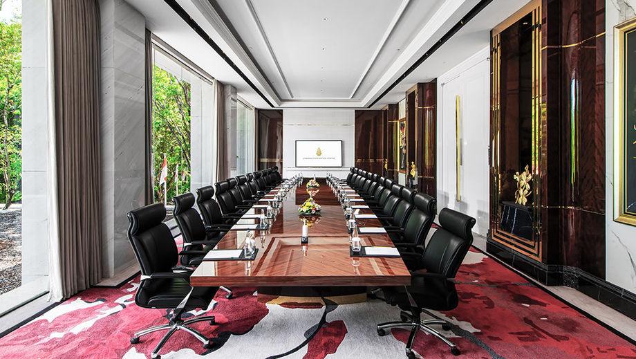 All meeting spaces, including executive boardrooms, are equipped with state-of-the-art audio-visual features.