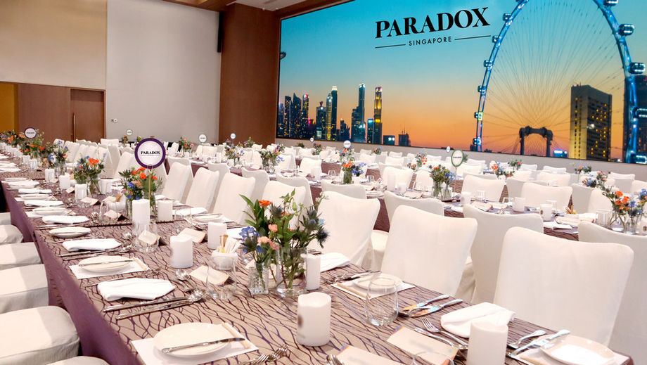 Paradox Singapore’s ballroom can accommodate a variety of configurations for unique event needs. Long-table set-up, for example, was recently used to transform the venue into a Harry Potter-inspired dining hall.