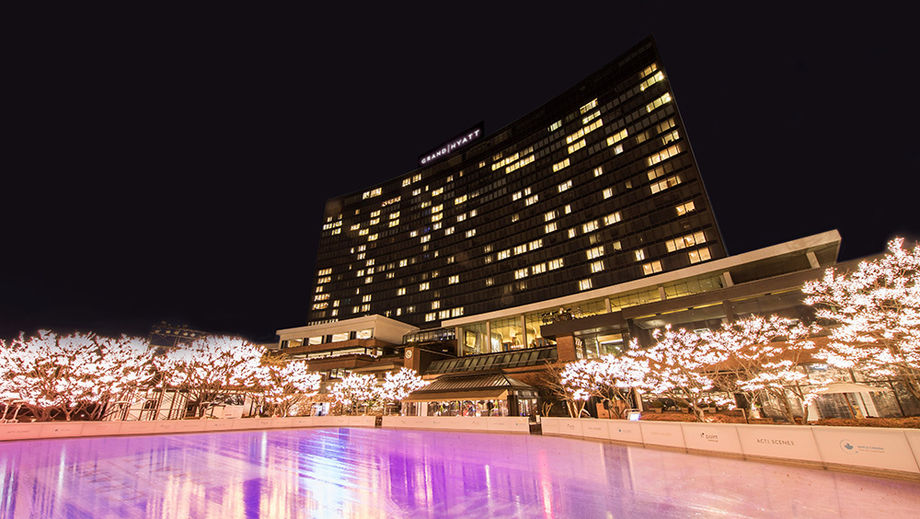 Spectacular backdrops for unforgettable events: each winter, the pool at Grand Hyatt Seoul transforms into a glistening ice-skating rink.