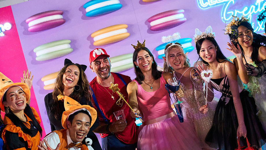 Hong Kong transforms into a vibrant playground at night, offering an ideal destination for reward-based group travel that motivates teams with unforgettable experiences and dynamic corporate events.