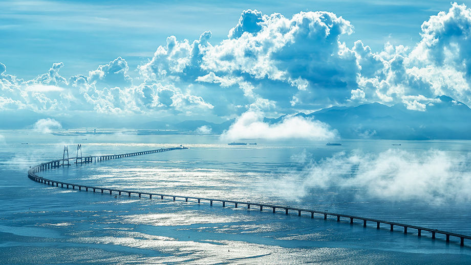 With enchanced infrastructure in the Greater Bay Area, accessing Macao is now easier than ever, whether by road or by air.