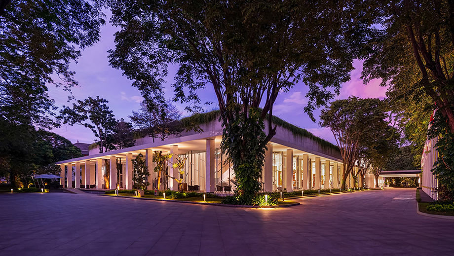 The Jimbaran Convention Center has 19 meeting spaces, including banquet halls, lounges, meeting rooms, and alfresco setups.