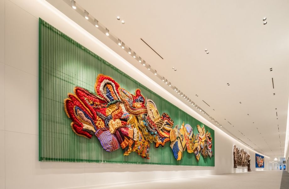 QSNCC features plenty of local artwork and masterpieces in its public areas, showcasing Thai craftsmanship to an international audience.