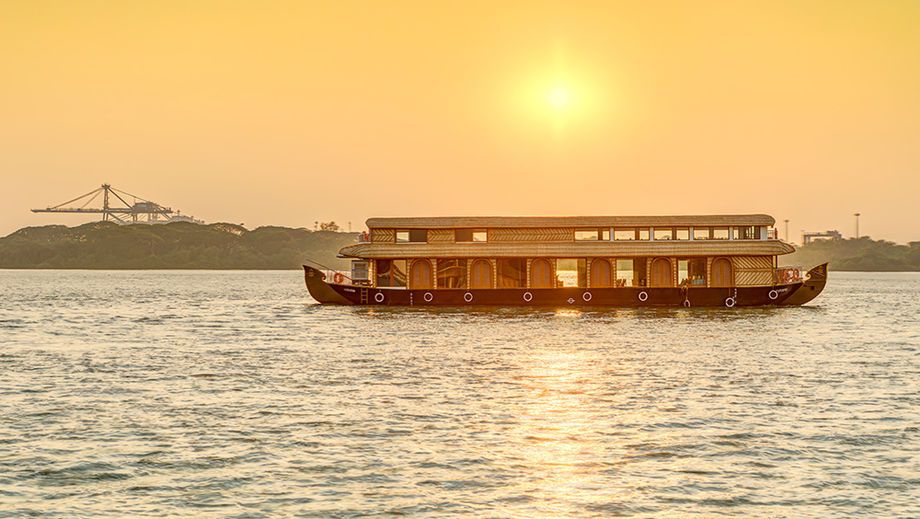 Grand Hyatt Kochi Bolgatty’s luxurious Houseboat is an unconventional floating venue for experiential meetings and intimate dinner.