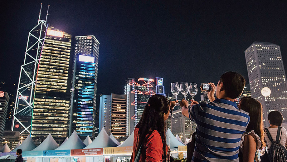 Unwind, celebrate and engage in after-dark adventures with Hong Kong’s diverse nightlife offerings, creating unforgettable moments for incentive groups.