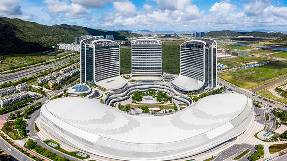 Novotown, an iconic tourism and entertainment complex in the heart of Hengqin, is just 10 minutes away from Macao.