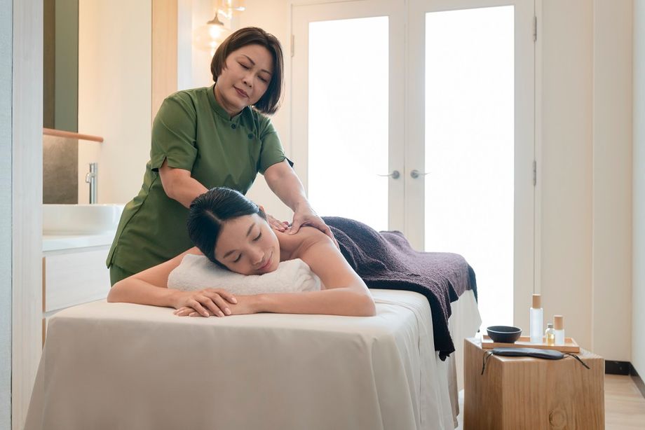 Wellness comes in many forms, and event attendees can find their favourites among guided yoga classes, HIIT sessions, or therapeutic massages at the nearby Oasia Spa.