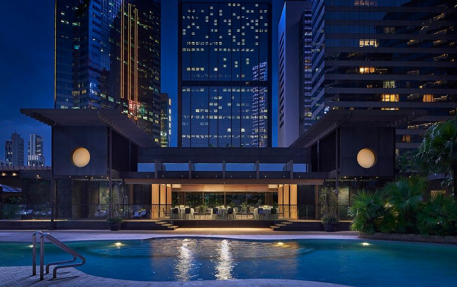 Grand Hyatt Hong Kong’s Poolhouse is designed to accommodate up to 96 guests for sit-down banquets or 120 guests for cocktail parties, providing a versatile space for both intimate gatherings and lively networking events.