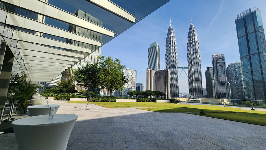 Kuala Lumpur Convention Centre’s expansive rooftop deck – a 3,700sqm space with sweeping city views – offers an ideal setting for VIP receptions, networking sundowners and private gatherings.