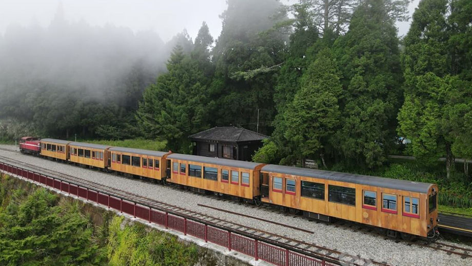The Alishan Forest Railway, which resumed service in July this year after a 15-year hiatus, is renowned for its scenic journeys into Taiwan’s rugged mountains.