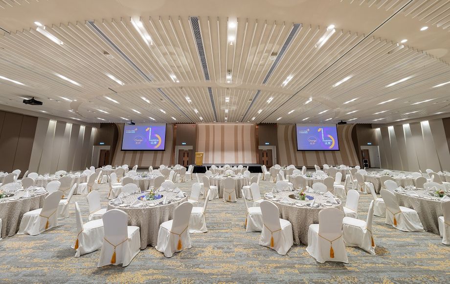 Following an extensive HK$600 million makeover, stylishly refurbished interiors at AsiaWorld-Expo add a dash of elegance to room functionality.