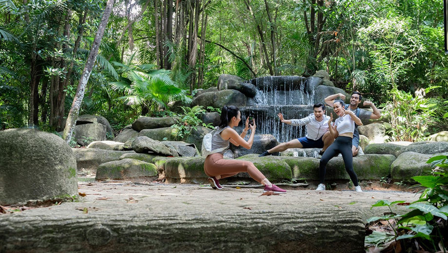 From family-friendly attractions to nature walks, Sentosa’s experiences cater to all manner of groups.