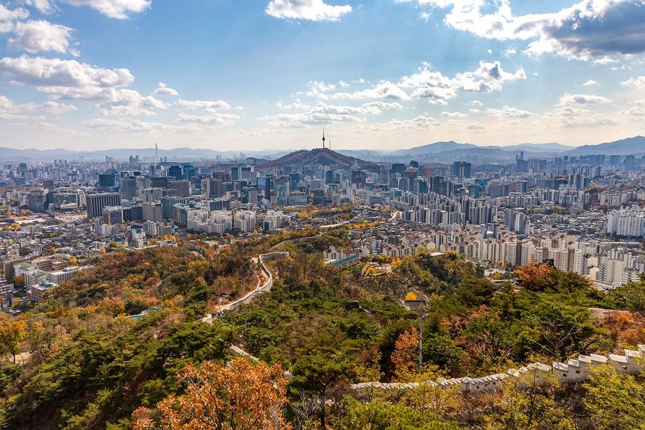 Seoul’s unique cityscape is surrounded by traditional gardens, parks and awe-inspiring mountains.