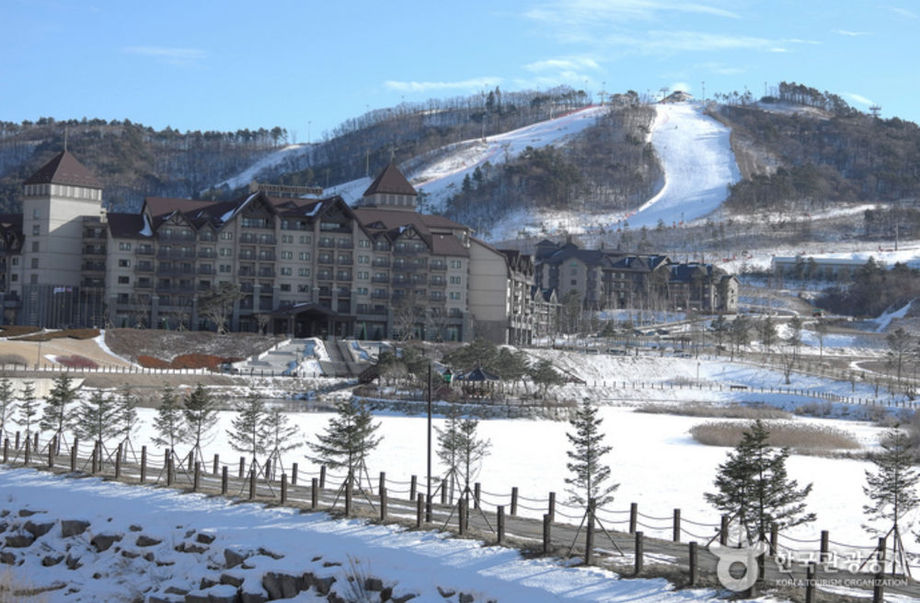 The Alpensia complex offers convenient venues for conferences, functions and sports activities as well as hotel accommodation.