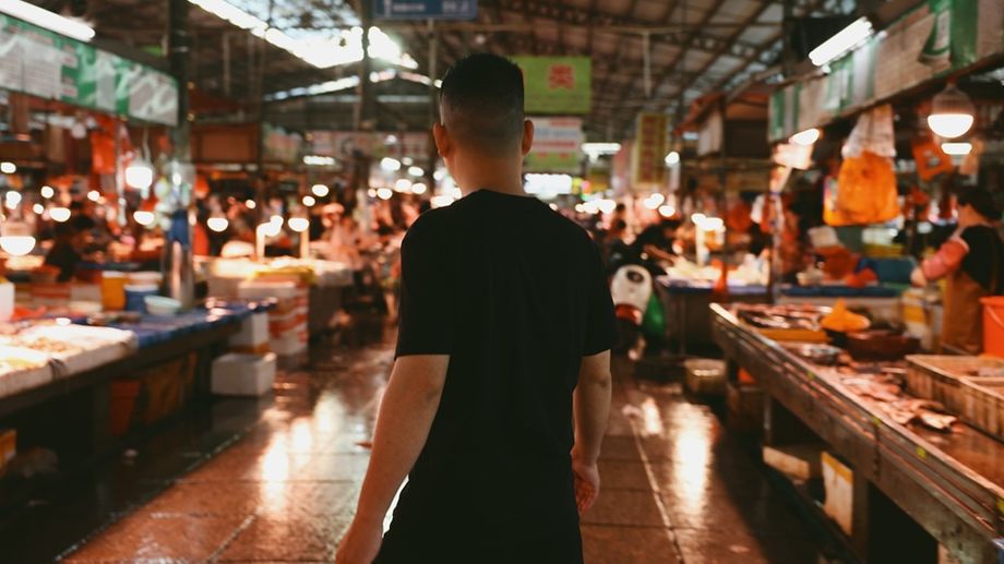 Conrad Xiamen’s curation of five-hour selection includes a market-to-table experience of the coastal city’s ingredients and everyday food culture.