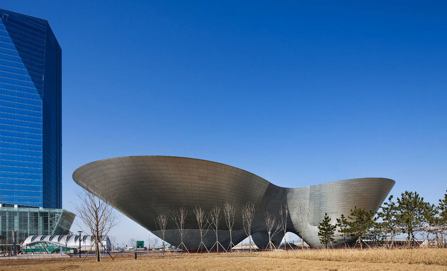 Tri-Bowl in Incheon offers a striking venue for receptions and other special functions.