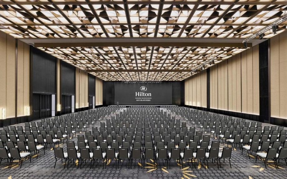 The pillarless grand ballroom seats 700 pax for banquets.