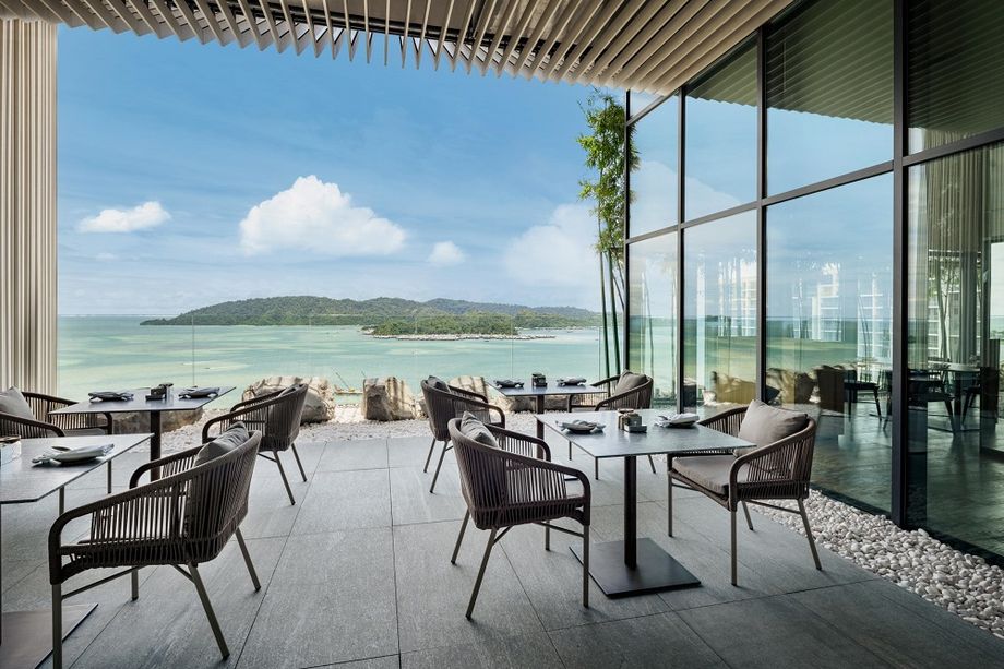 Featuring indoor and outdoor patio seating, complete with a live kitchen, ON22’s ‘Dining in the Gardens’ theme features three distinct spaces.