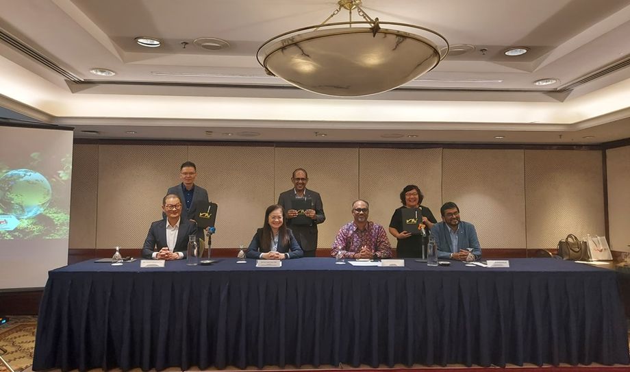 The Memorandum of Understanding signing between Malaysian Association of Hotels, SGS Malaysia, and Saimatrix Integrated.