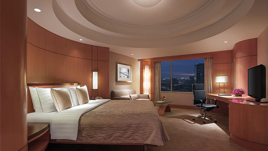 Horizon Club Business Room with work-friendly amenities.