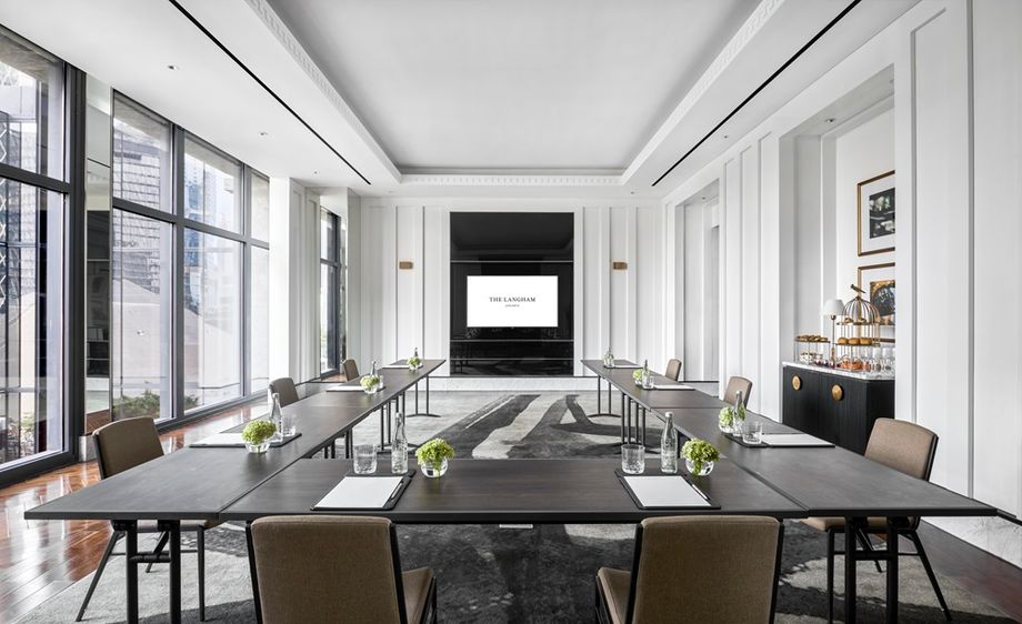 The Langham, Jakarta blends upscale elegance with top-of-the-line technological offerings, bringing MICE professionals a seamless meeting experience.