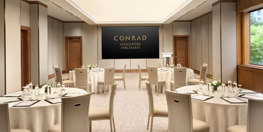 Sunny meetings at Conrad Singapore Orchard.