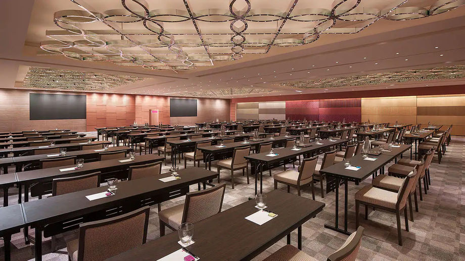The Grand Salon on level 2 opens up to accommodate a show kitchen for immersive dining experiences.