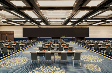 Royal Orchid Sheraton’s meeting spaces feature 22 light-filled rooms, including two ballrooms, offering over 2,800 sqm of flexible event space with scenic Chao Phraya River views.