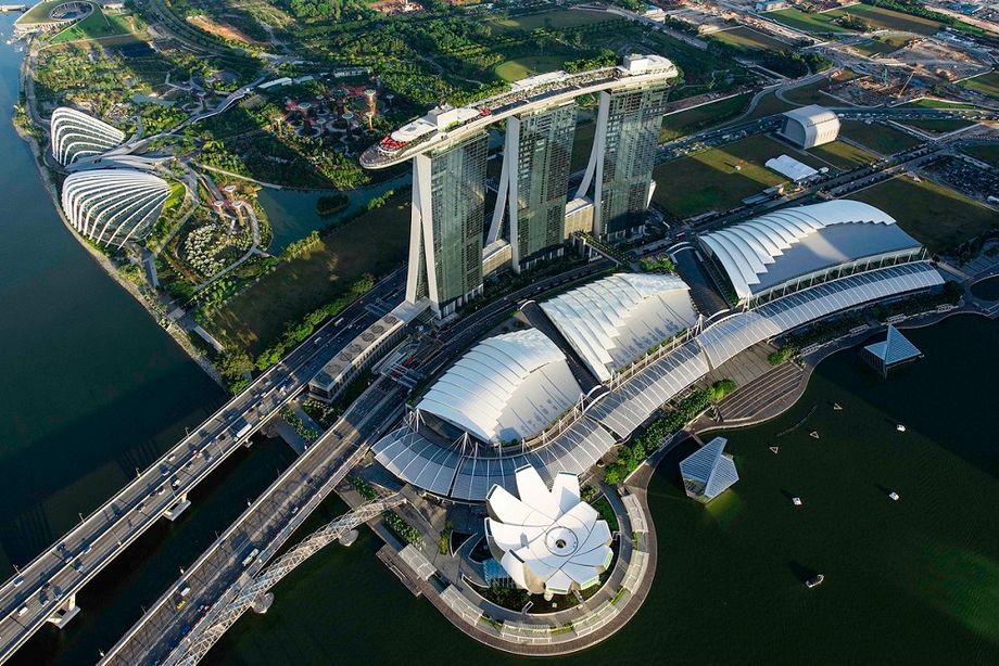 Marina Bay Sands completes 850-room renovation and collaborates with 10 other hotels in Singapore to expand offerings for international event planners.