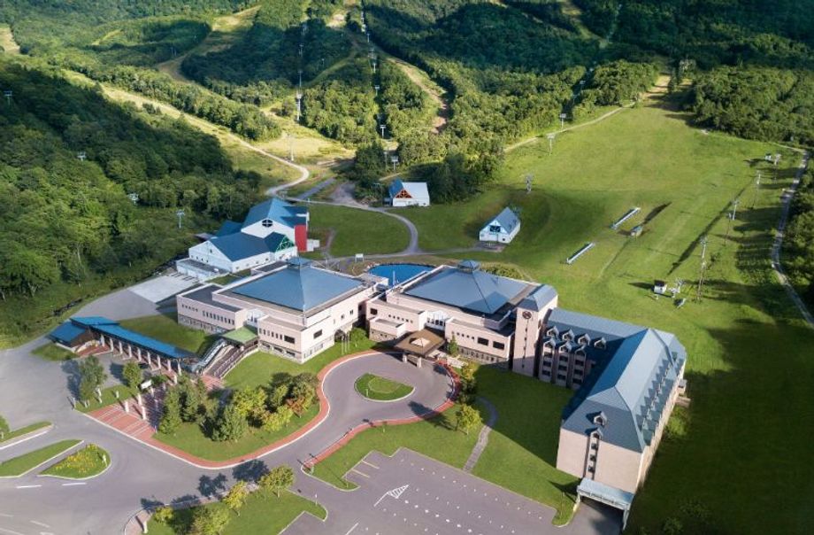 The alpine resort can be easily reached from New Chitose Airport, Sapporo city, Otaru city and Niseko.