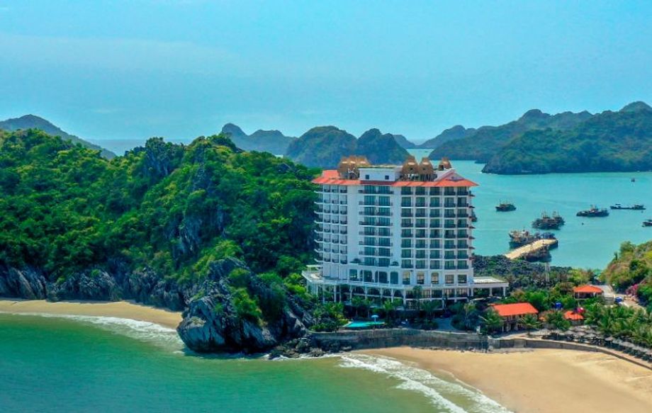 Hôtel Perle d’Orient Cat Ba – MGallery: surrounded by cliffs and offering access to its own private beach.