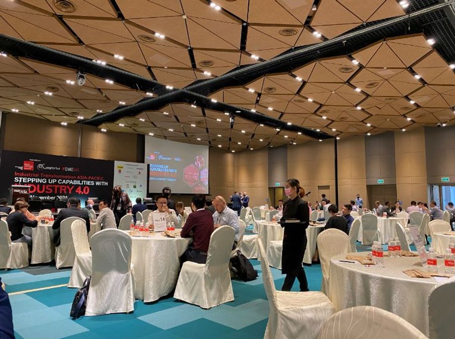 Delegates are free to mingle — except during meal times — made possible as Singapore continues to expand on newer Vaccination Differentiated Safe Management Measures at business events.