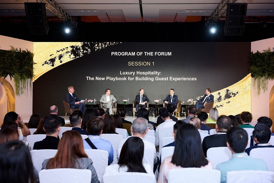 Panel speakers (second from left): Hilton’s Alan Watts; Raffles Hotel Singapore’s Christian Westbeld; Marriott International’s Michael Malik; and Four Seasons Hotels and Resorts’ Rainer Stampfer.