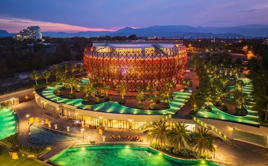 Axi Plaza boasts a striking wood-clade architecture which takes inspiration from Vietnam’s basket boats.