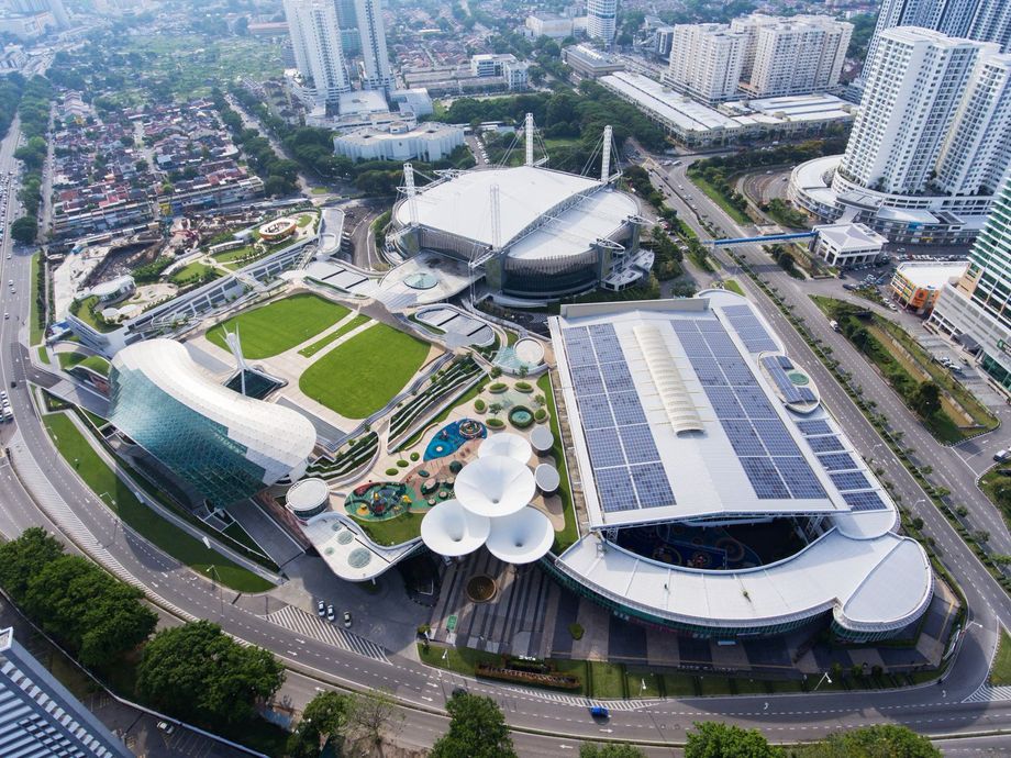 All power generation data from the hybrid solar panel at Setia SPICE is available real time on the centre’s website.