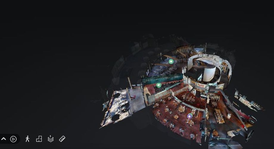 Viewing in dollhouse mode, which gives a 360° view and the option to zoom straight in or all around.