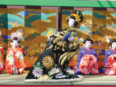 Entertainment by geishas at a kaiseiki dinner in Tokyo