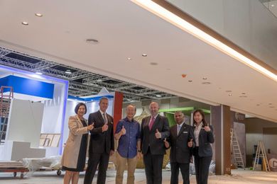 KLCC’s general manager, Alan Pryor (second from left) with the organiser of Archidex, C.I.S Network Sdn Bhd’s president Dato’ Vincent Lim (third from left) at the new foyer area, one of three multi-purpose halls in the new extension.
