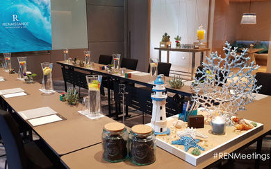 Themed table settings as part of the hotel’s R.E.N. Meetings programme.