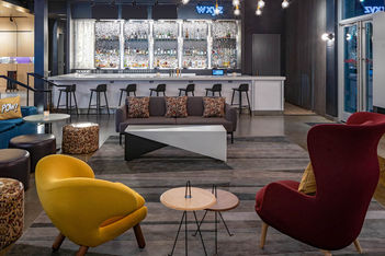 Aloft Santa Clara WXYZ lounge