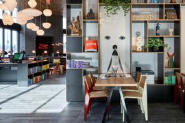Coworking-space-CitizenM-seattle-pioneer-square