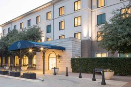 Sheraton Stonebriar Hotel exterior