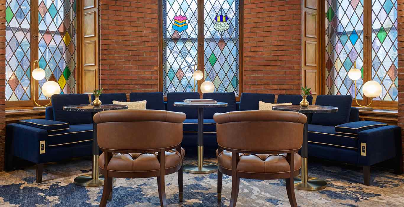 brown-palace-hotel-club-lounge