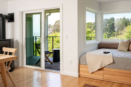 Mendocino Cove room