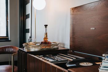 renaissance-saint-elm-dallas-downtown-hotel-suite