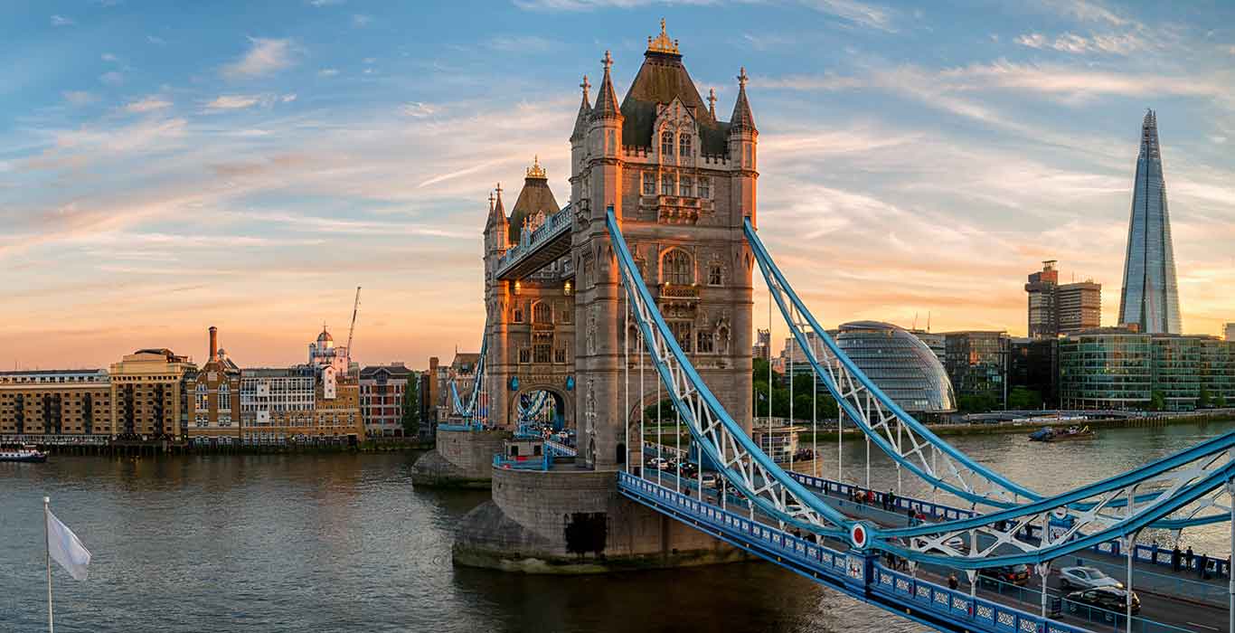 As Infections Rise, England Braces for Delay in Reopenings