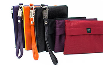 purse that charges devices